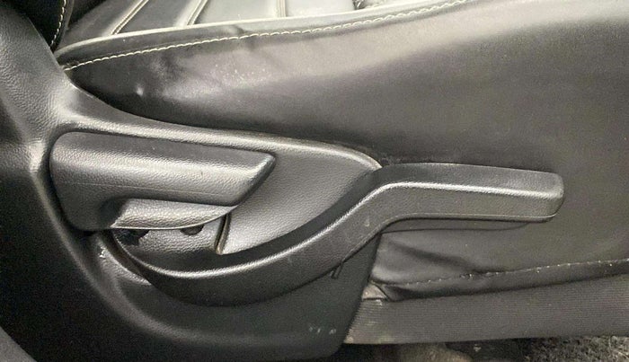2017 Honda BR-V 1.5L I-VTEC S, Petrol, Manual, 51,097 km, Driver Side Adjustment Panel