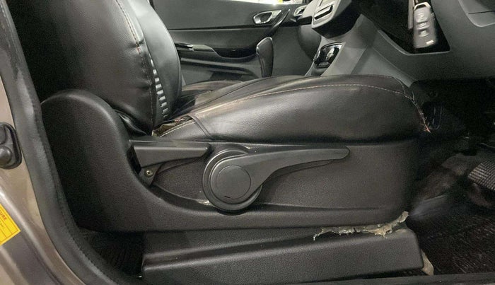 2019 Tata TIGOR XZA PLUS PETROL, Petrol, Automatic, 20,815 km, Driver Side Adjustment Panel
