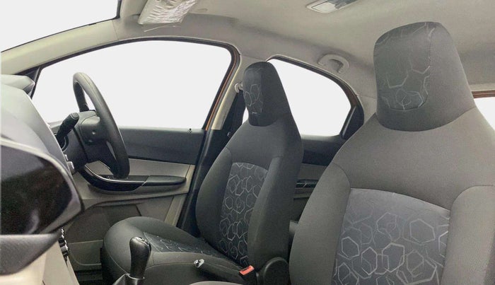 2016 Tata Tiago XT PETROL, Petrol, Manual, 58,707 km, Right Side Front Door Cabin