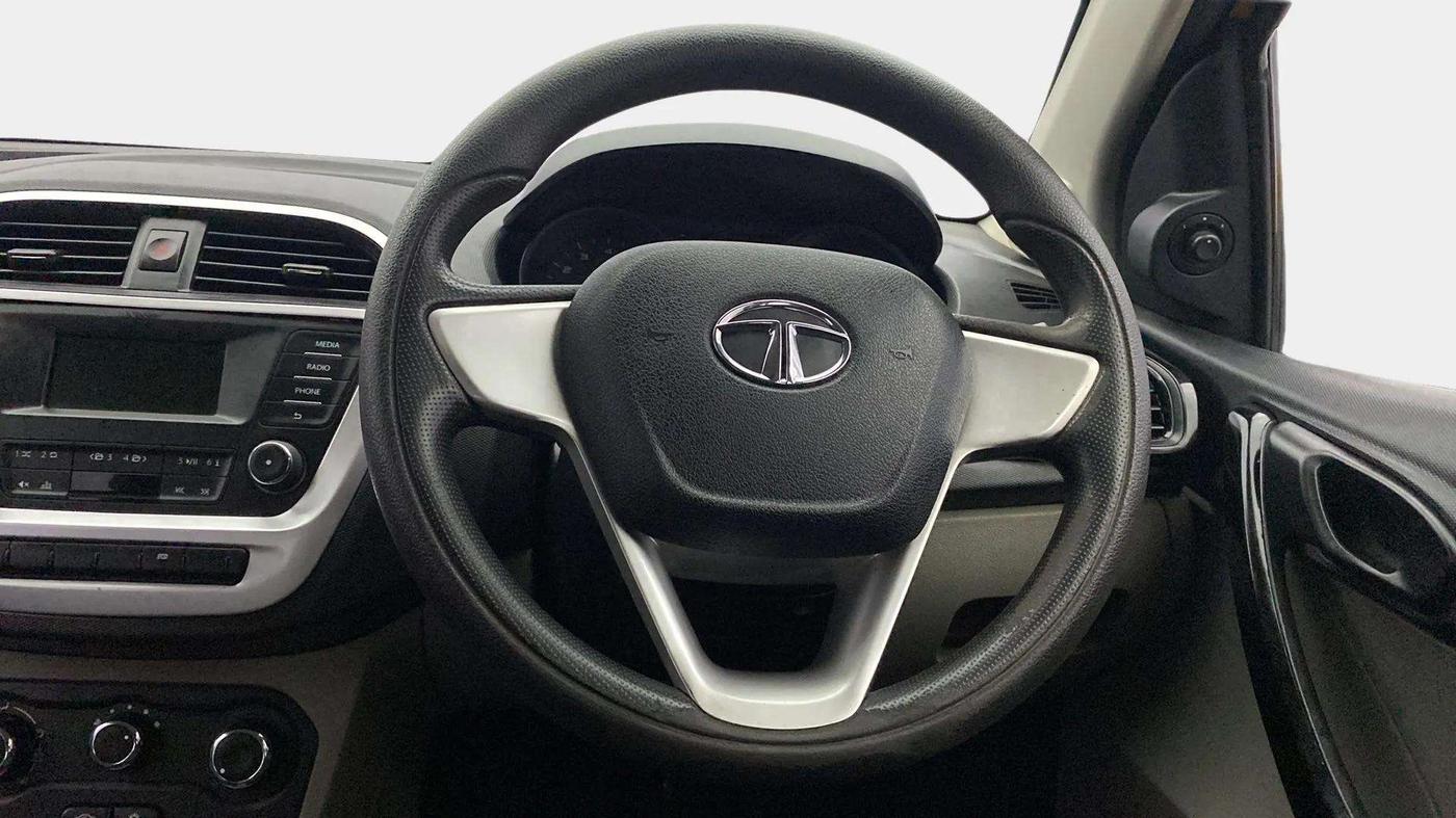 2016 Tata Tiago XT PETROL, Petrol, Manual, 58,707 km, Steering Wheel Close Up