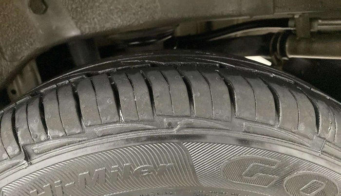 2015 Maruti Alto 800 LXI, Petrol, Manual, 32,841 km, Left Rear Tyre Tread