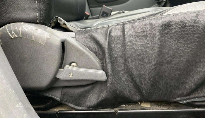 2015 Maruti Alto 800 LXI, Petrol, Manual, 32,841 km, Driver Side Adjustment Panel