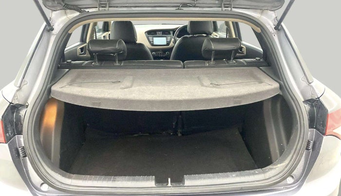 2017 Hyundai Elite i20 ASTA 1.2 (O), Petrol, Manual, 94,956 km, Boot Open Zoomed View