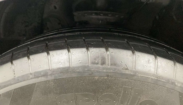 2017 Hyundai Elite i20 ASTA 1.2 (O), Petrol, Manual, 94,956 km, Left Front Tyre Tread