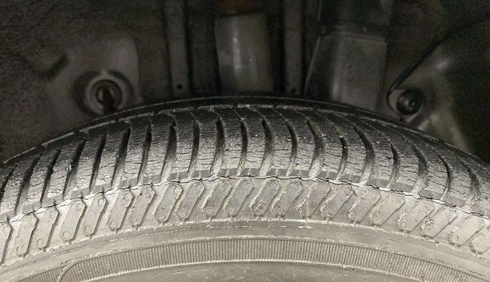 2017 Hyundai Elite i20 ASTA 1.2 (O), Petrol, Manual, 94,956 km, Left Rear Tyre Tread
