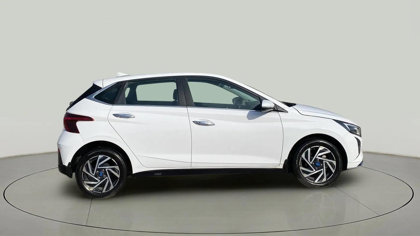 2024 Hyundai NEW I20 ASTA (O) 1.2 MT, Petrol, Manual, 9,605 km, Right Side