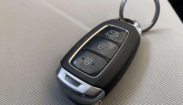 2024 Hyundai NEW I20 ASTA (O) 1.2 MT, Petrol, Manual, 9,605 km, Key Close Up