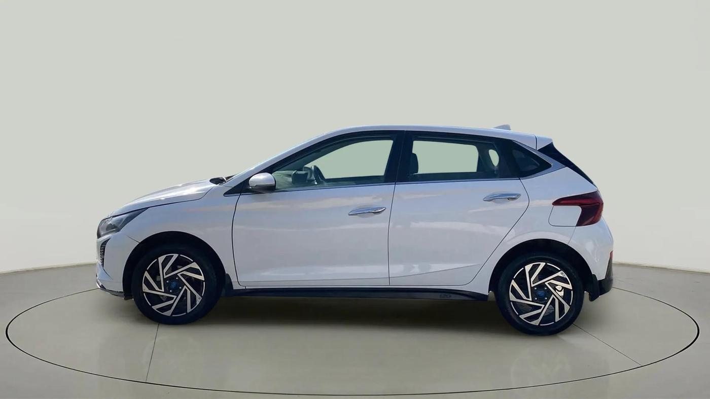2024 Hyundai NEW I20 ASTA (O) 1.2 MT, Petrol, Manual, 9,605 km, Left Side