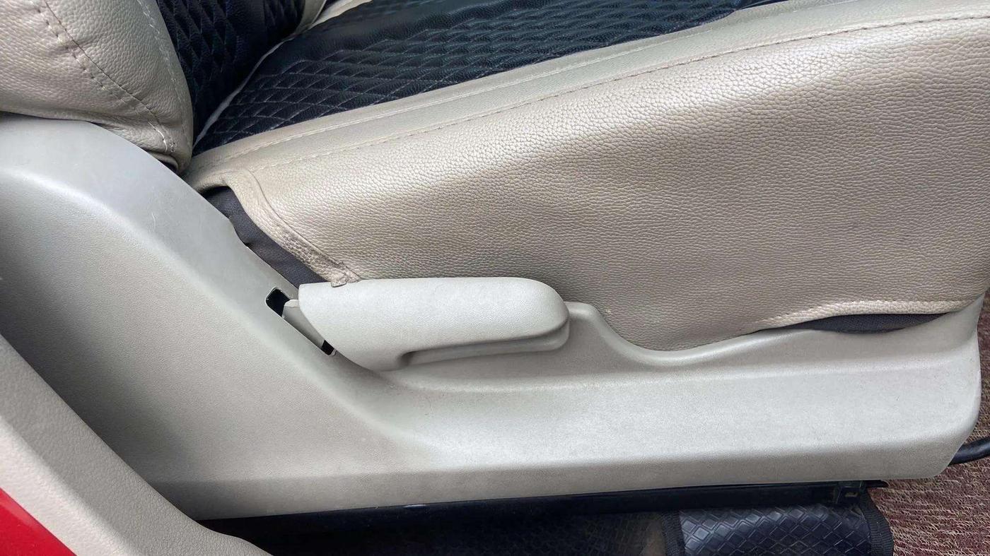2017 Maruti Celerio VXI, Petrol, Manual, 69,106 km, Driver Side Adjustment Panel