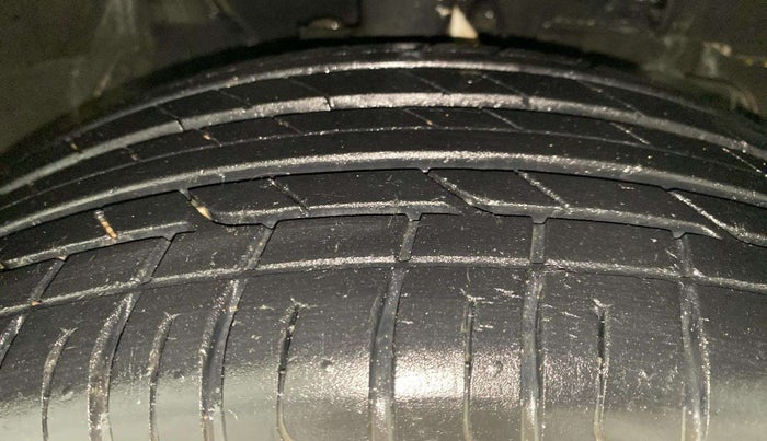 2020 Tata NEXON XE PETROL, Petrol, Manual, 27,882 km, Right Front Tyre Tread