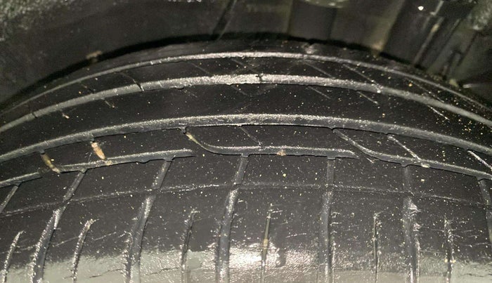 2020 Tata NEXON XE PETROL, Petrol, Manual, 27,882 km, Left Rear Tyre Tread
