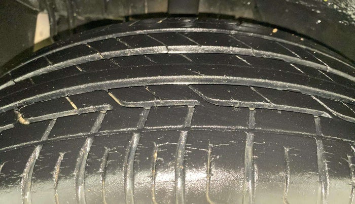 2020 Tata NEXON XE PETROL, Petrol, Manual, 27,882 km, Right Rear Tyre Tread