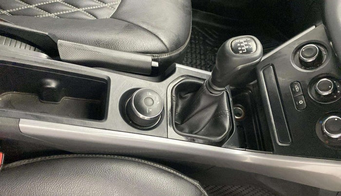 2020 Tata NEXON XE PETROL, Petrol, Manual, 27,882 km, Gear Lever