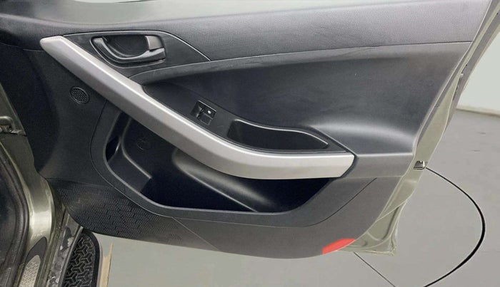 2020 Tata NEXON XE PETROL, Petrol, Manual, 27,882 km, Driver Side Door Panels Control