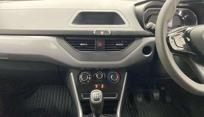 2020 Tata NEXON XE PETROL, Petrol, Manual, 27,882 km, Air Conditioner