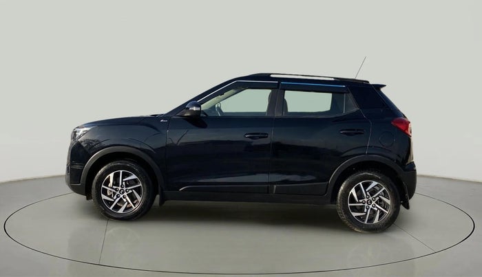 2022 Mahindra XUV300 W8 (O) 1.2 PETROL, Petrol, Manual, 14,260 km, Left Side