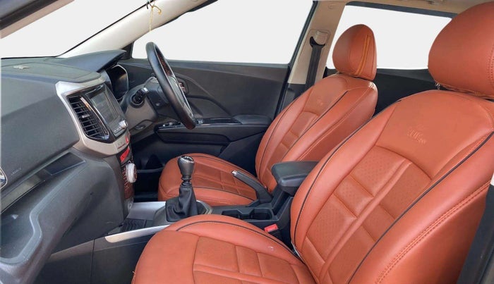 2022 Mahindra XUV300 W8 (O) 1.2 PETROL, Petrol, Manual, 14,260 km, Right Side Front Door Cabin
