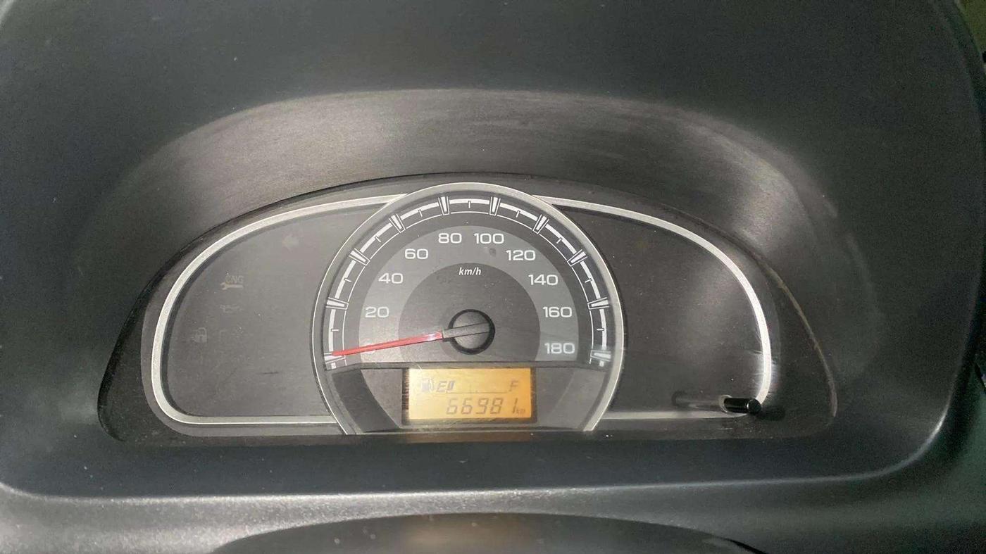 2016 Maruti Alto 800 LXI, Petrol, Manual, 67,105 km, Odometer Image