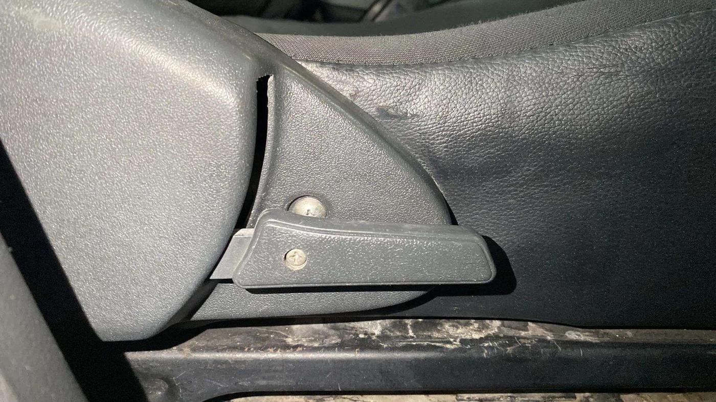 2016 Maruti Alto 800 LXI, Petrol, Manual, 67,105 km, Driver Side Adjustment Panel