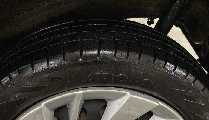 2015 Maruti Wagon R 1.0 VXI, Petrol, Manual, 63,143 km, Left Rear Tyre Tread