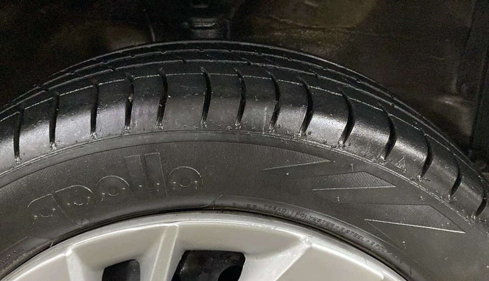 2015 Maruti Wagon R 1.0 VXI, Petrol, Manual, 63,143 km, Right Front Tyre Tread