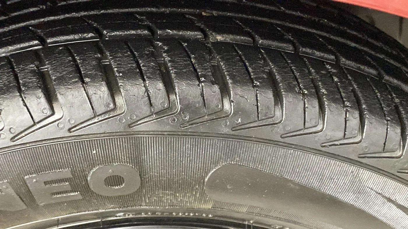 2018 Datsun Redi Go T(O) 0.8L LIMITED EDITION, Petrol, Manual, 28,414 km, Right Front Tyre Tread