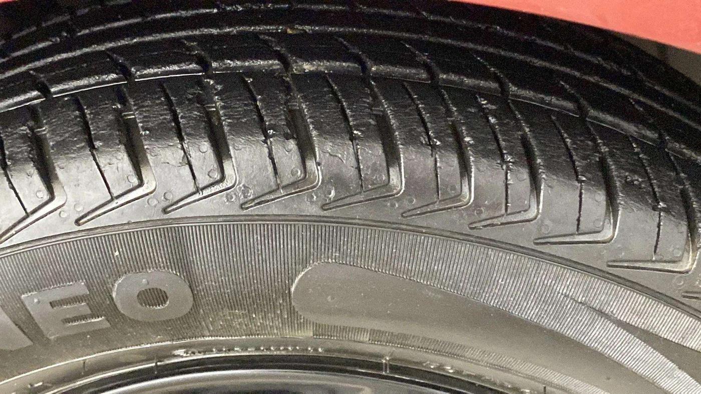 2018 Datsun Redi Go T(O) 0.8L LIMITED EDITION, Petrol, Manual, 28,414 km, Left Front Tyre Tread