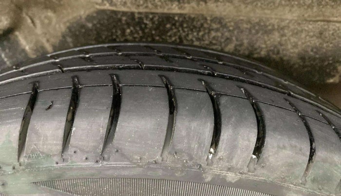 2016 Maruti Wagon R 1.0 VXI, Petrol, Manual, 42,280 km, Right Rear Tyre Tread