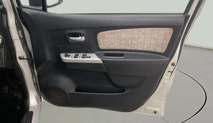 2016 Maruti Wagon R 1.0 VXI, Petrol, Manual, 42,280 km, Driver Side Door Panels Control