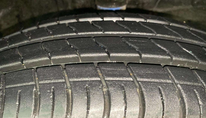 2022 Maruti S PRESSO VXI+, Petrol, Manual, 1,327 km, Right Front Tyre Tread