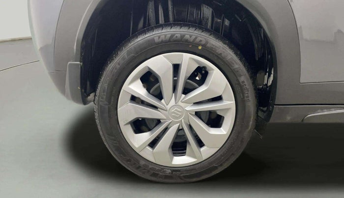 2024 Maruti FRONX SIGMA 1.2 MT, Petrol, Manual, 3,869 km, Right Rear Wheel