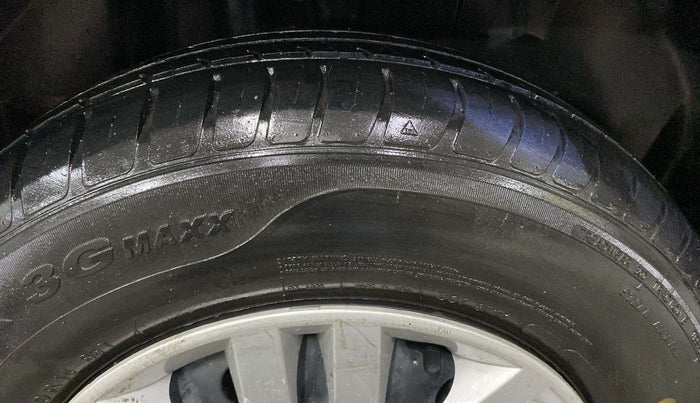 2018 Maruti Dzire VXI, Petrol, Manual, 28,784 km, Right Rear Tyre Tread