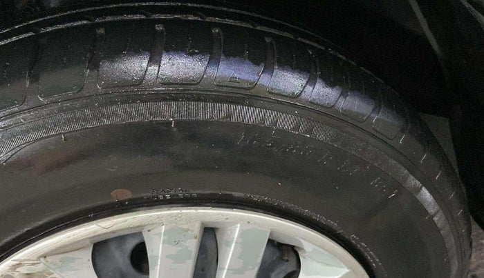 2018 Maruti Dzire VXI, Petrol, Manual, 28,784 km, Left Front Tyre Tread