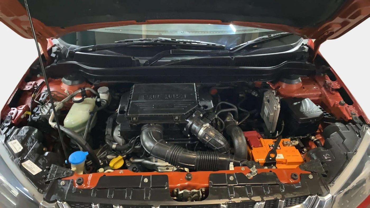 2017 Maruti Vitara Brezza ZDI PLUS DUAL TONE, Diesel, Manual, 98,175 km, Open Bonet