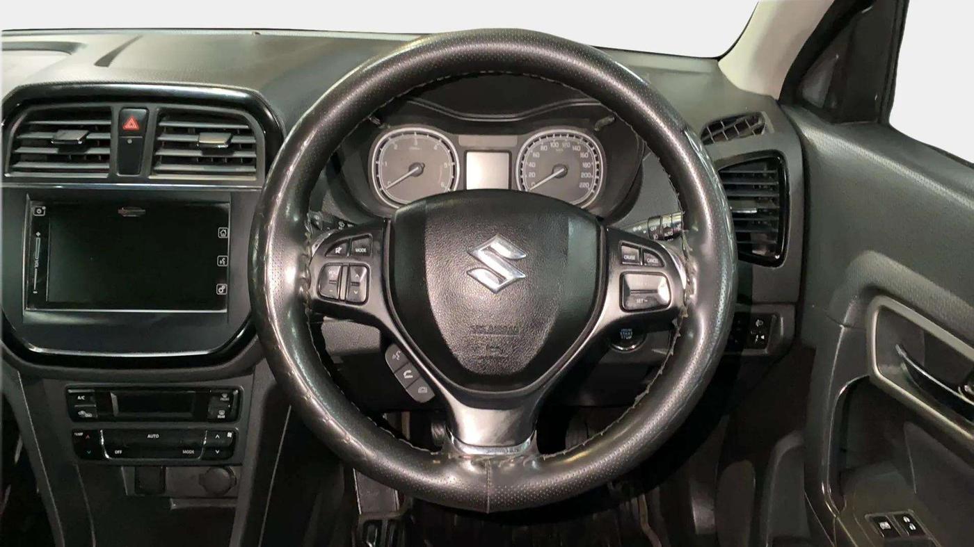 2017 Maruti Vitara Brezza ZDI PLUS DUAL TONE, Diesel, Manual, 98,175 km, Steering Wheel Close Up