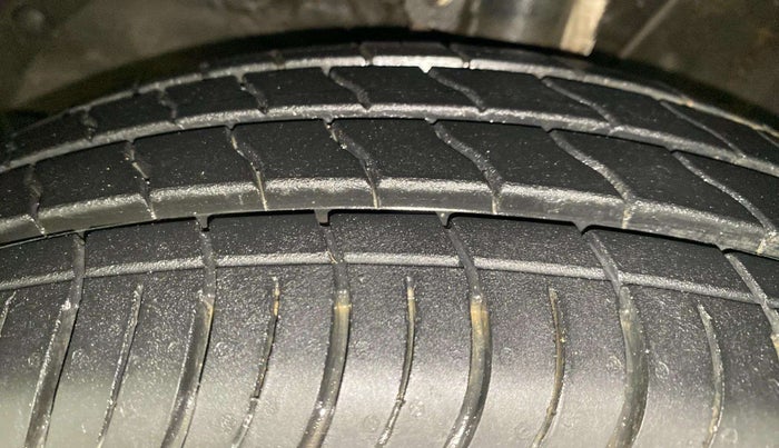 2018 Maruti Swift ZXI PLUS, Petrol, Manual, 65,831 km, Left Front Tyre Tread