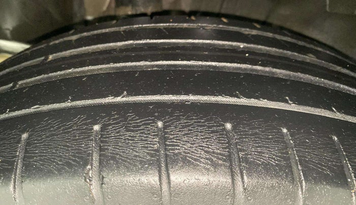2018 Maruti Swift ZXI PLUS, Petrol, Manual, 65,831 km, Right Rear Tyre Tread