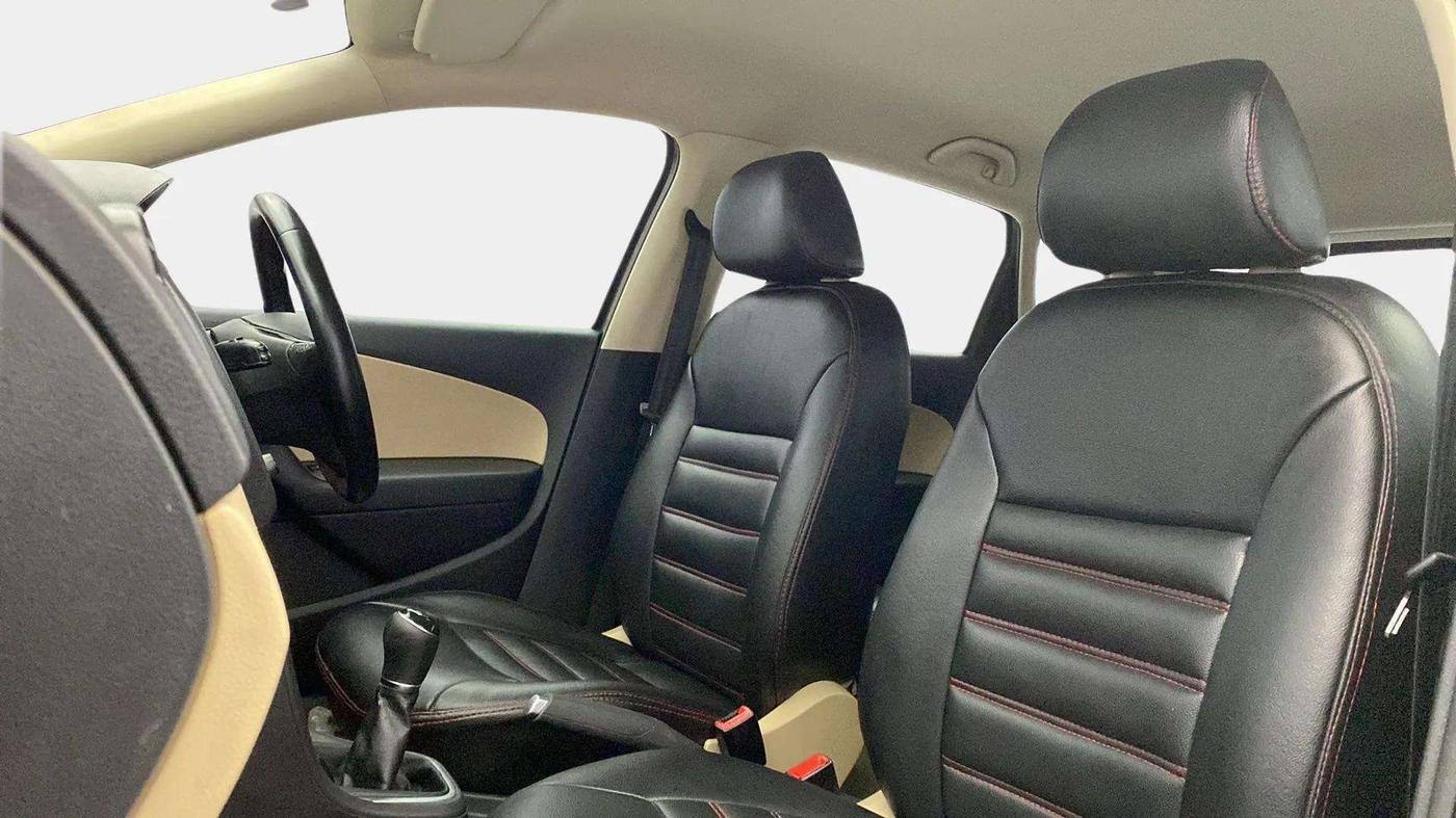2016 Volkswagen Polo HIGHLINE1.2L, Petrol, Manual, 90,889 km, Right Side Front Door Cabin