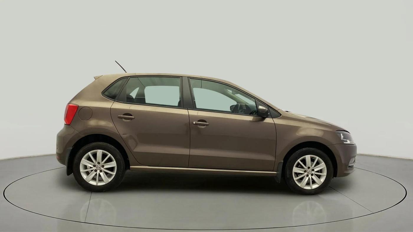 2016 Volkswagen Polo HIGHLINE1.2L, Petrol, Manual, 90,889 km, Right Side View
