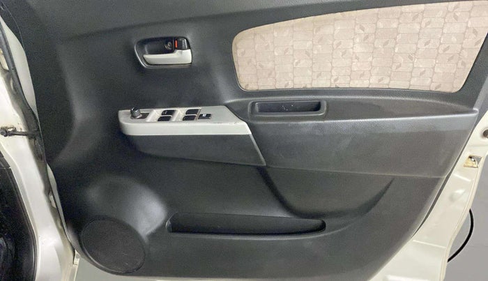 2015 Maruti Wagon R 1.0 VXI, Petrol, Manual, 35,155 km, Driver Side Door Panels Control
