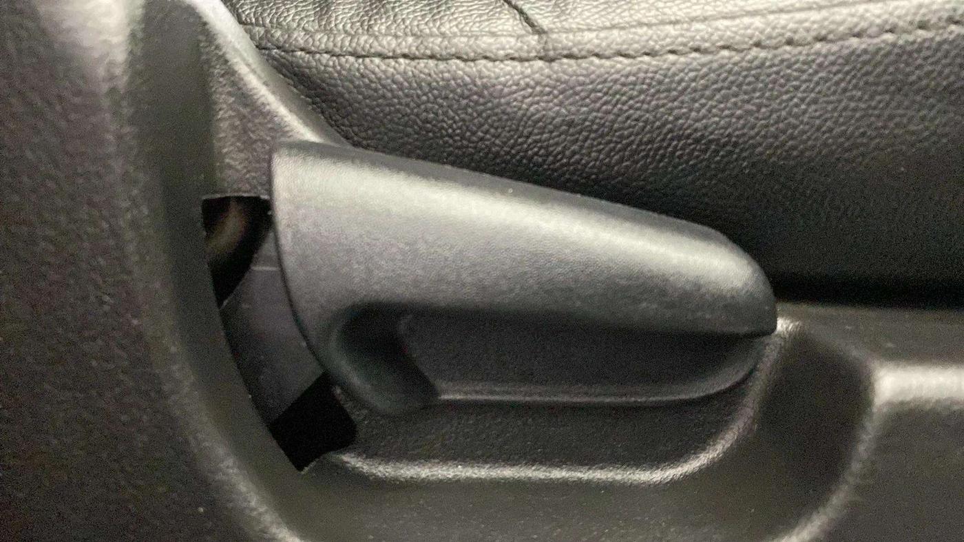 2016 Maruti Wagon R 1.0 VXI, Petrol, Manual, 37,919 km, Driver Side Adjustment Panel