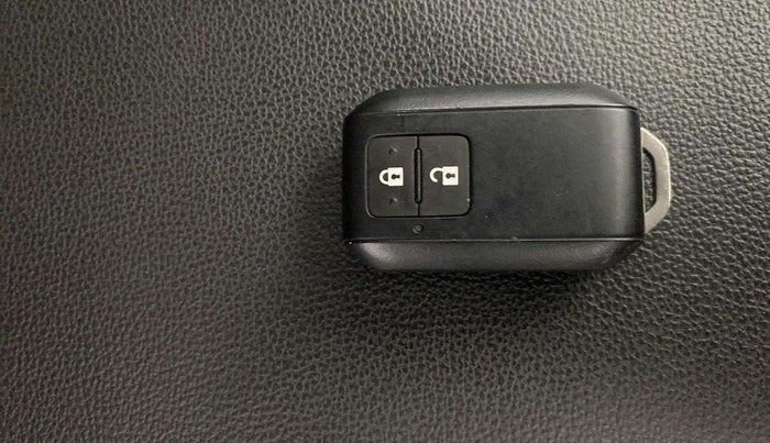 2024 Maruti Grand Vitara DELTA SMART HYBRID, Petrol, Manual, 6,698 km, Key Close Up