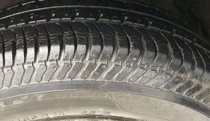 2017 Maruti Swift LXI (O), Petrol, Manual, 15,436 km, Left Rear Tyre Tread
