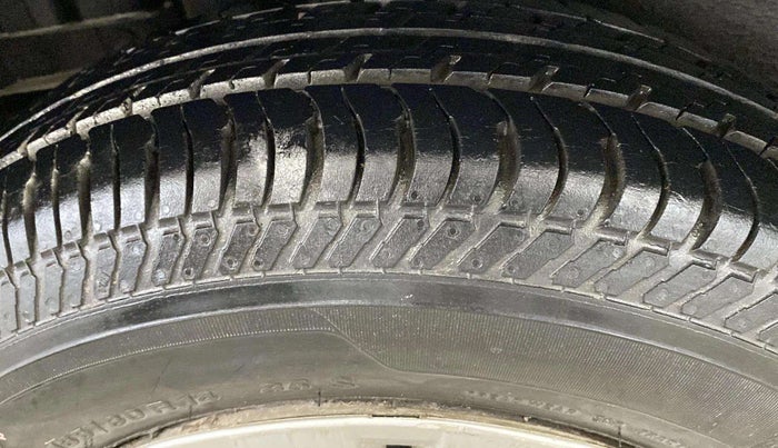 2017 Maruti Swift LXI (O), Petrol, Manual, 15,436 km, Left Front Tyre Tread