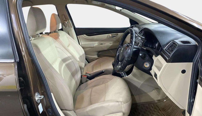 2016 Maruti Ciaz VXI+, Petrol, Manual, 64,574 km, Right Side Front Door Cabin