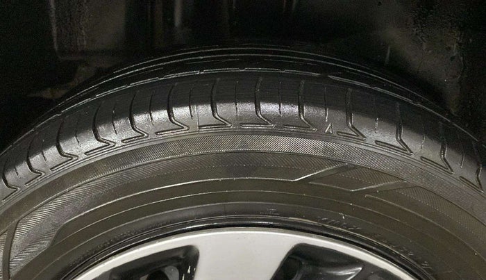 2016 Maruti Ciaz VXI+, Petrol, Manual, 64,574 km, Right Rear Tyre Tread