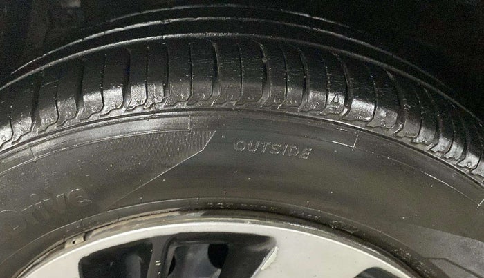 2016 Maruti Ciaz VXI+, Petrol, Manual, 64,574 km, Left Front Tyre Tread
