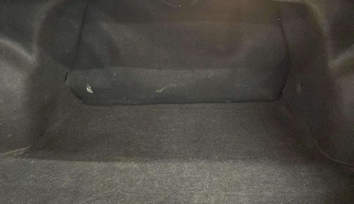 2016 Maruti Ciaz VXI+, Petrol, Manual, 64,574 km, Boot Inside
