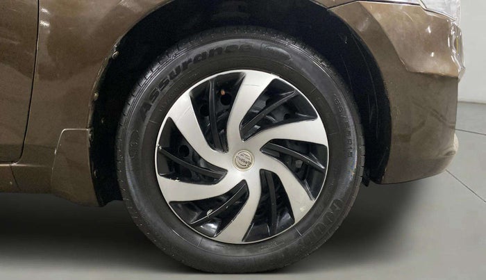 2016 Maruti Ciaz VXI+, Petrol, Manual, 64,574 km, Right Front Wheel