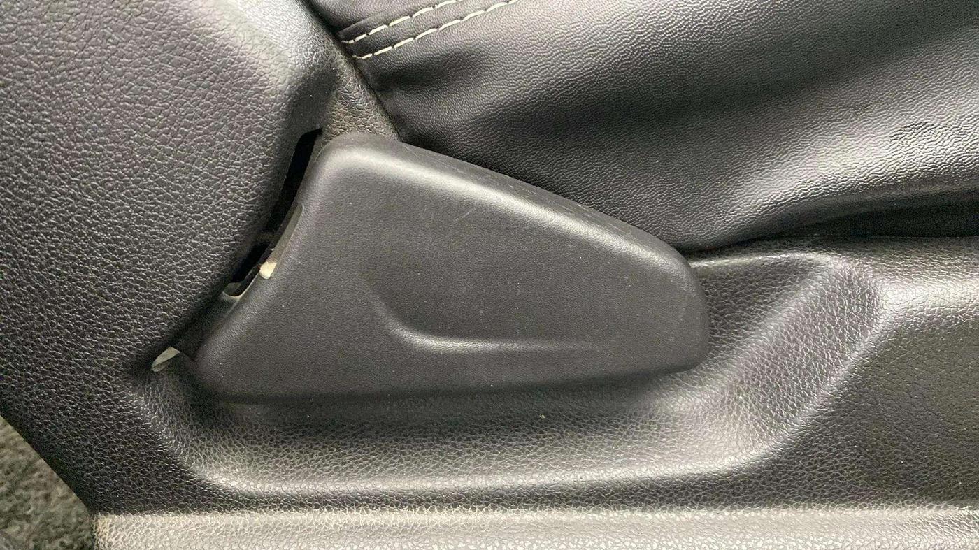 2020 Renault Kwid CLIMBER 1.0 AMT (O), Petrol, Automatic, 42,995 km, Driver Side Adjustment Panel